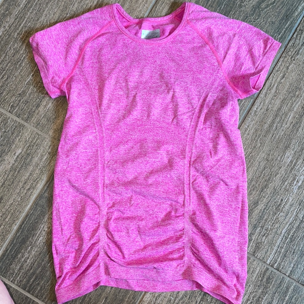 Athleta Brilliant Magenta Heather Fastest Track tee